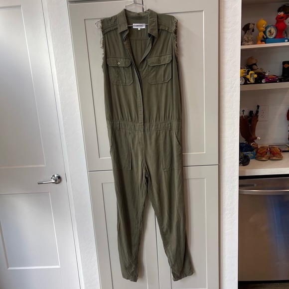 Etienne Marcel EM7092 Sleeveless Jumpsuit In Military Designer Tencel Medium - Picture 1 of 13